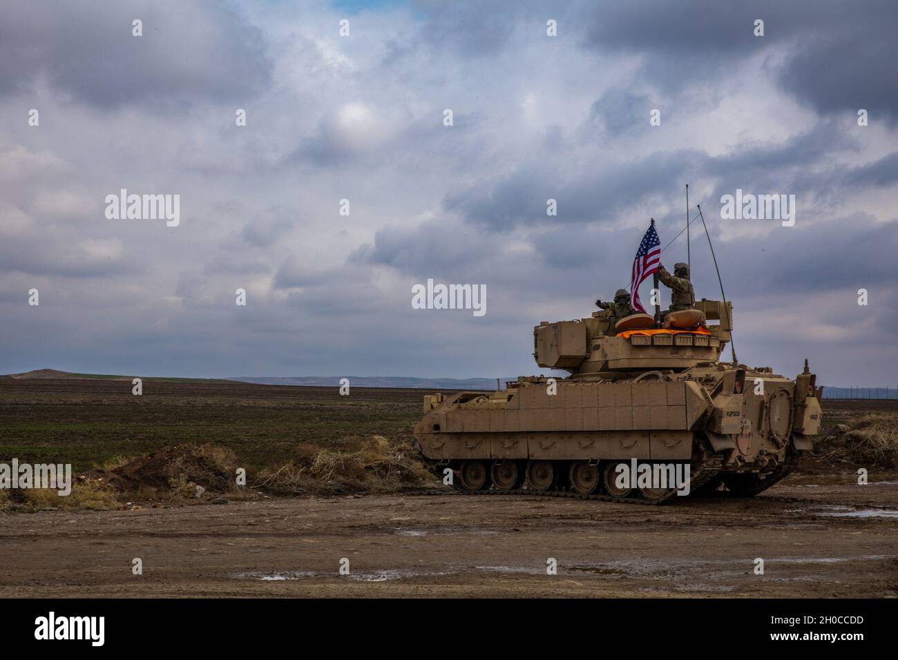 U.S. Soldiers, with 1st Battalion, 6th Infantry Regiment, 2nd Armored ...