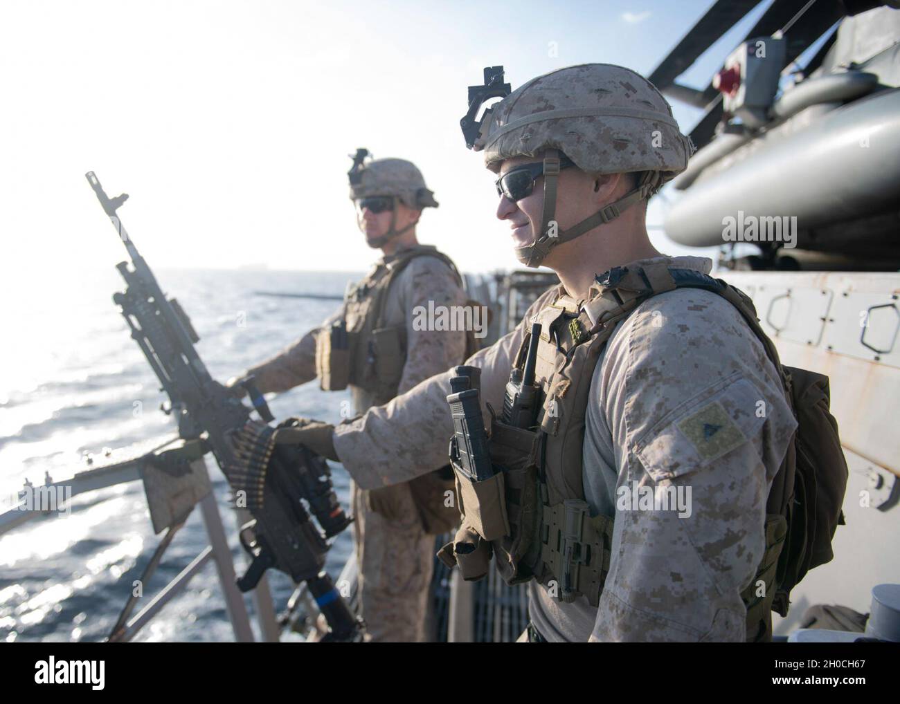 210122-N-FO865-1088 STRAIT OF HORMUZ (Jan. 22, 2020) – U.S. Marine ...
