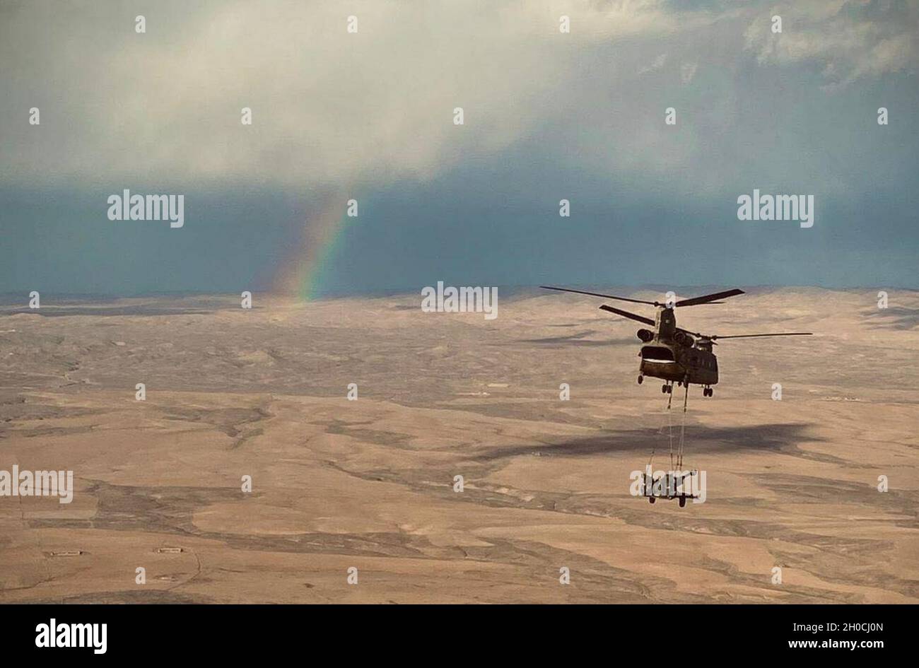 A U.S. Army CH-47 Chinook from the B/3-238th General Support Aviation Battalion, Michigan National Guard, works in the U.S. Army Central Area of Operations, January 2021 Stock Photo