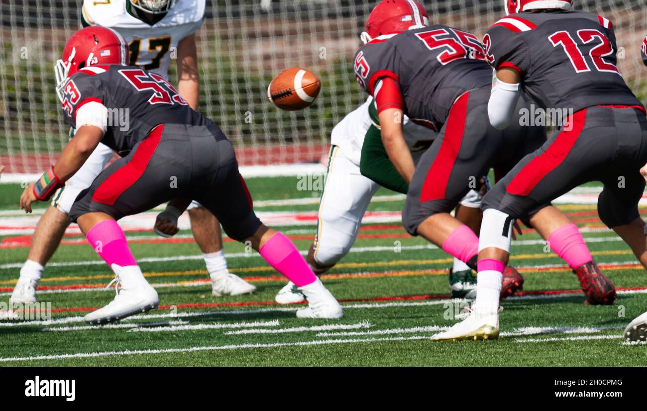 Little League Football Quarterback Editorial Image - Image of america,  learn: 11271140