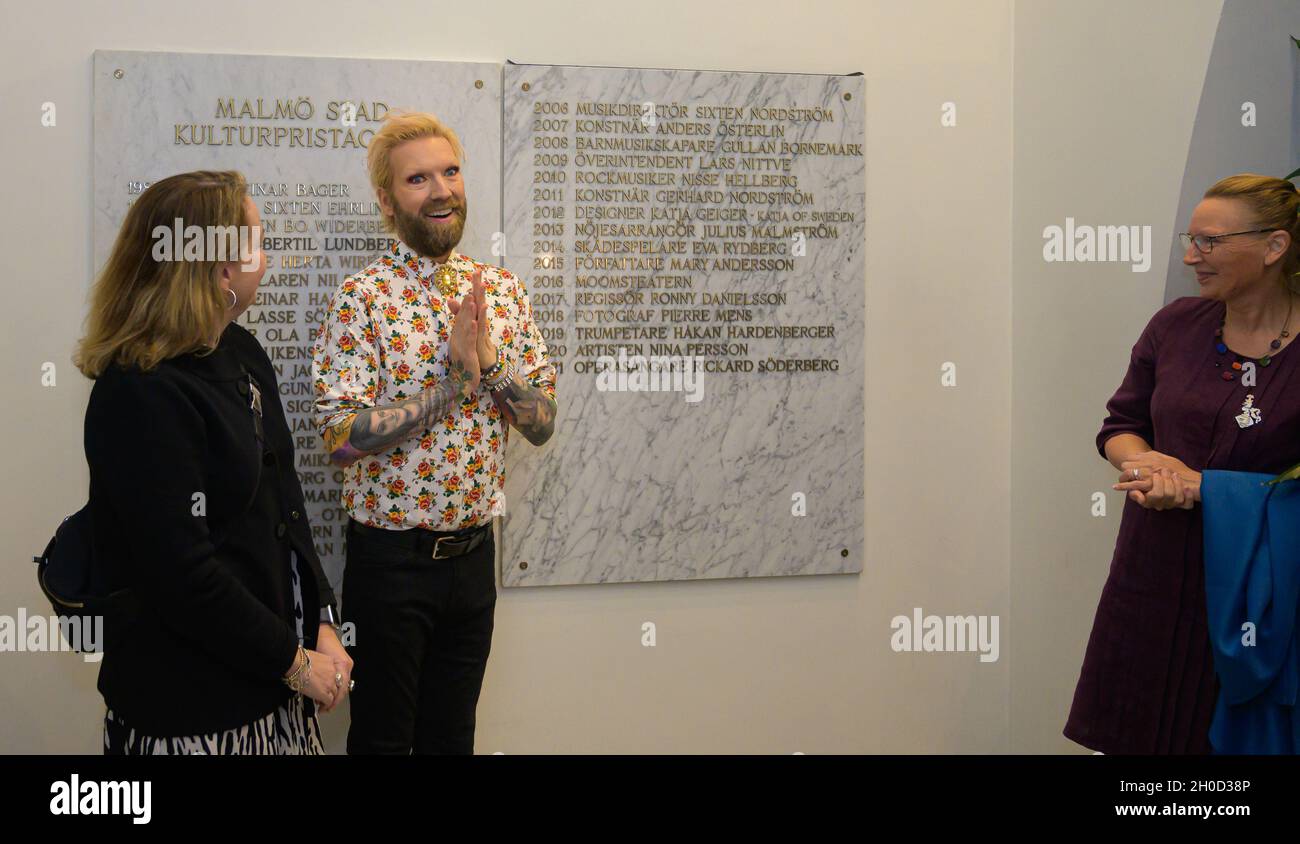 Rickard Opera Opera singer Rickard Söderberg receiving this years culture award from ...
