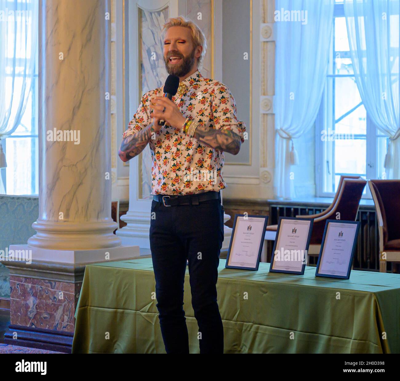 Rickard Opera Opera singer Rickard Söderberg receiving this years culture award from ...