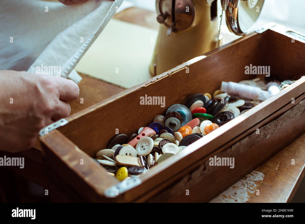 Hemming sheets hi-res stock photography and images - Alamy