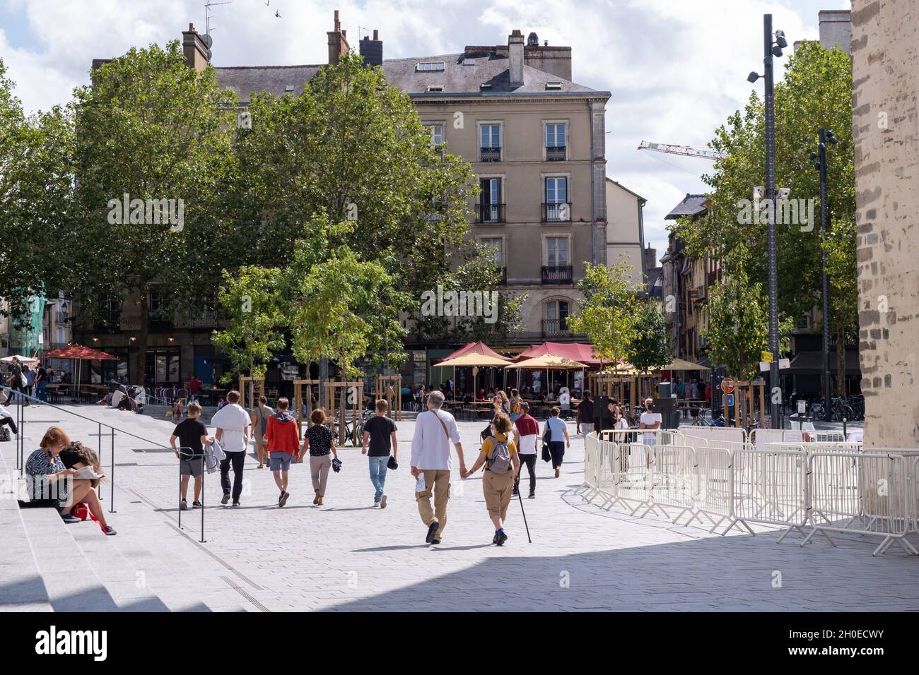 Rennes (Brittany, north western France): pedestrians in “place Sainte Anne” square, in the city centre, viewed from “rue de Saint Malo” street Stock Photo