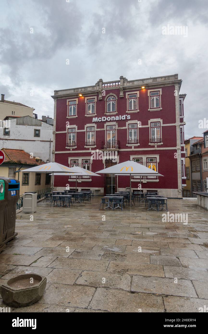 Mc donalds in porto hi-res stock photography and images - Alamy