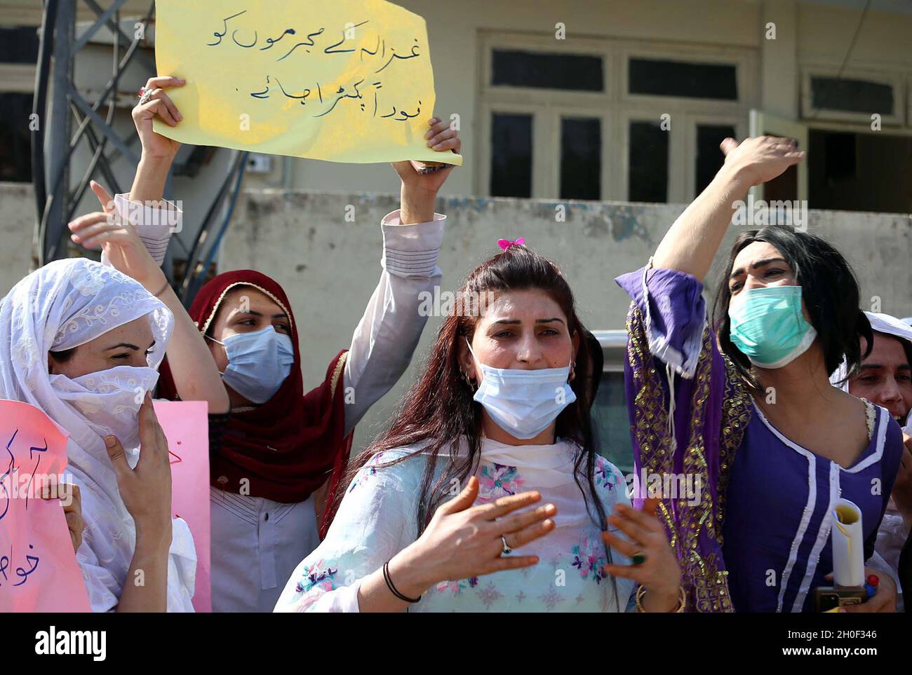 Hyderabad, Pakistan, October 12, 2021. Members of Transgender Community are holding protest demonstration against violence and sexual harassment, at Peshawar press club on Tuesday, October 12, 2021. Stock Photo