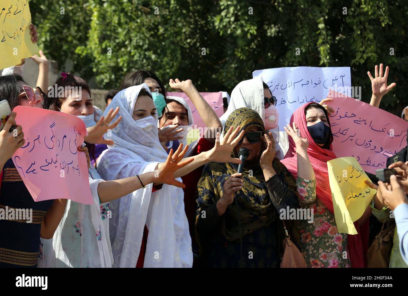 Hyderabad, Pakistan, October 12, 2021. Members of Transgender Community are holding protest demonstration against violence and sexual harassment, at Peshawar press club on Tuesday, October 12, 2021. Stock Photo