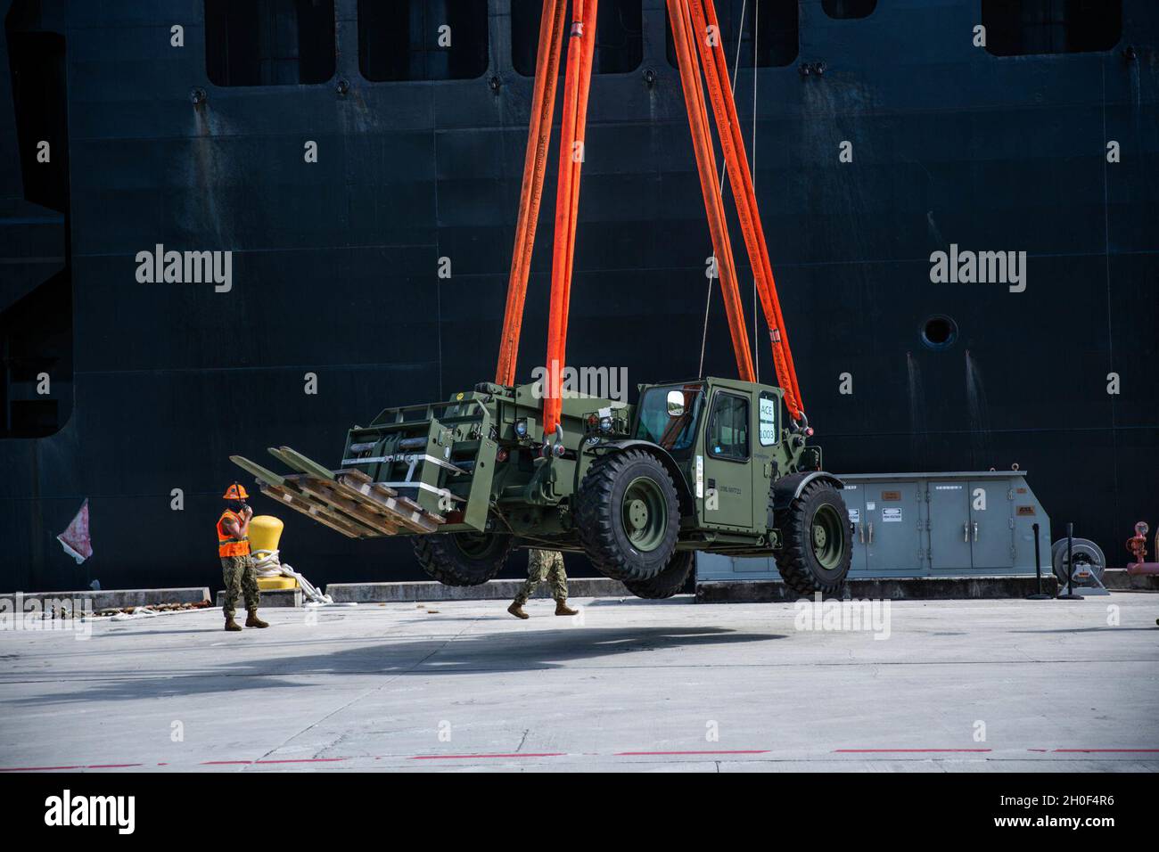 Usns pililaau t akr 304 hi-res stock photography and images - Alamy