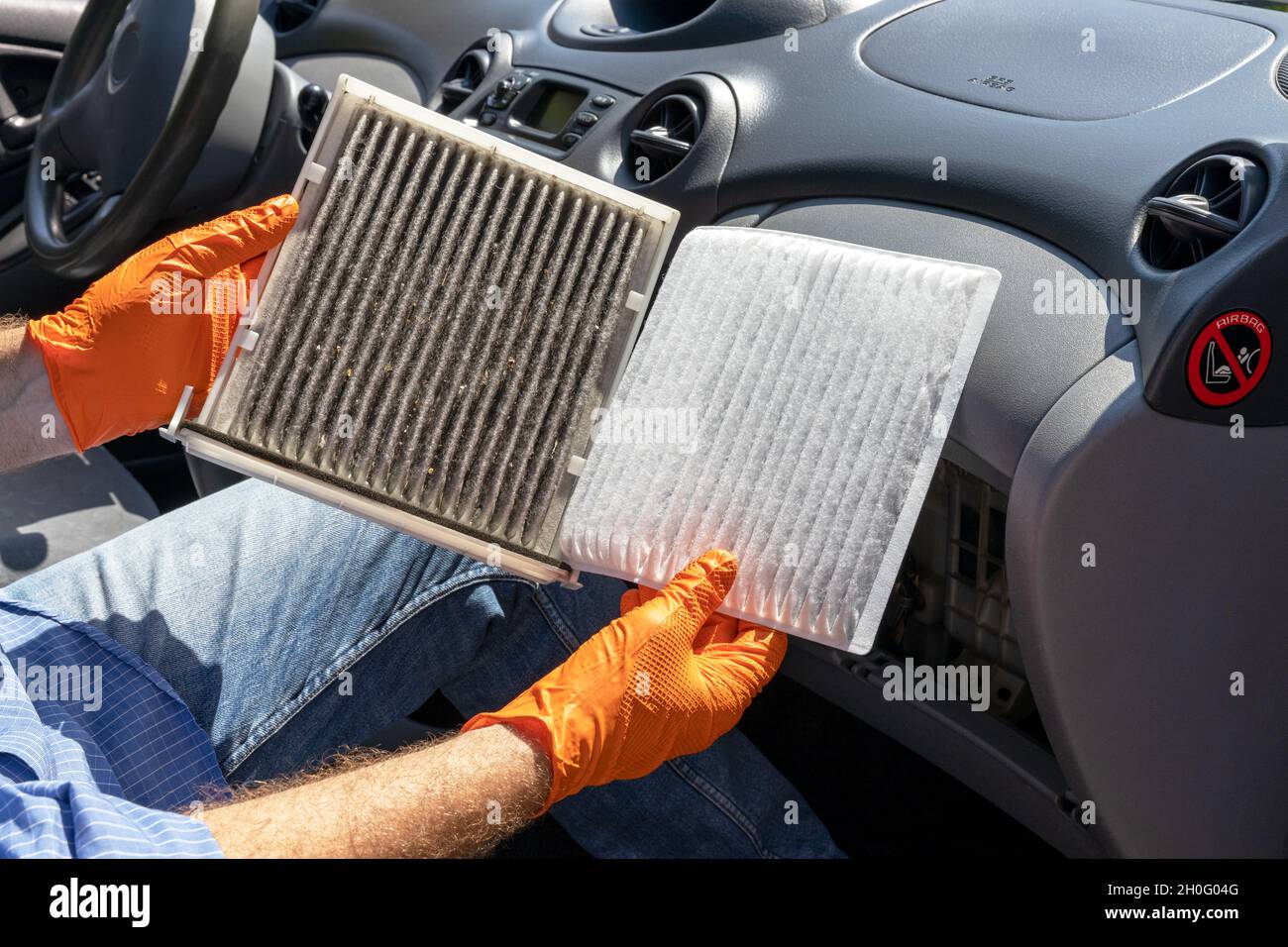 Dirty and clean cabin pollen air filter for a car Stock Photo - Alamy