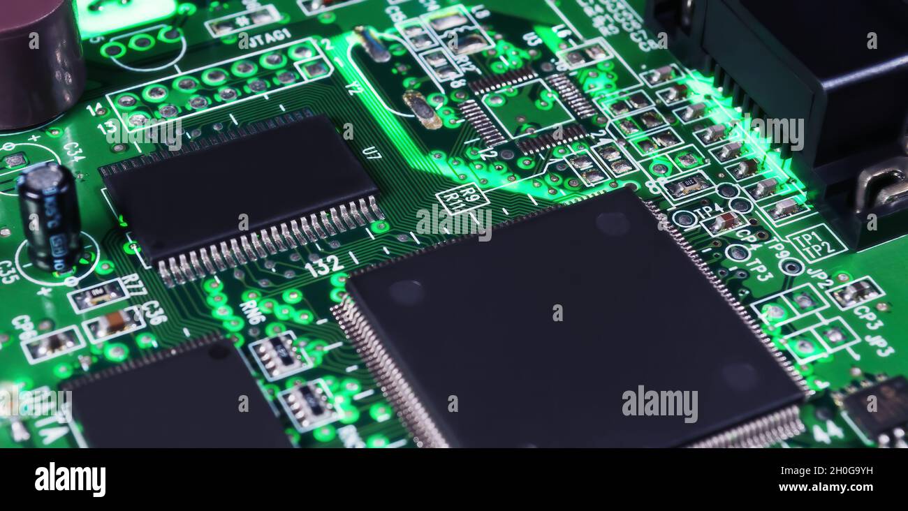 electronic circuit board with passive and active circuit components and ...