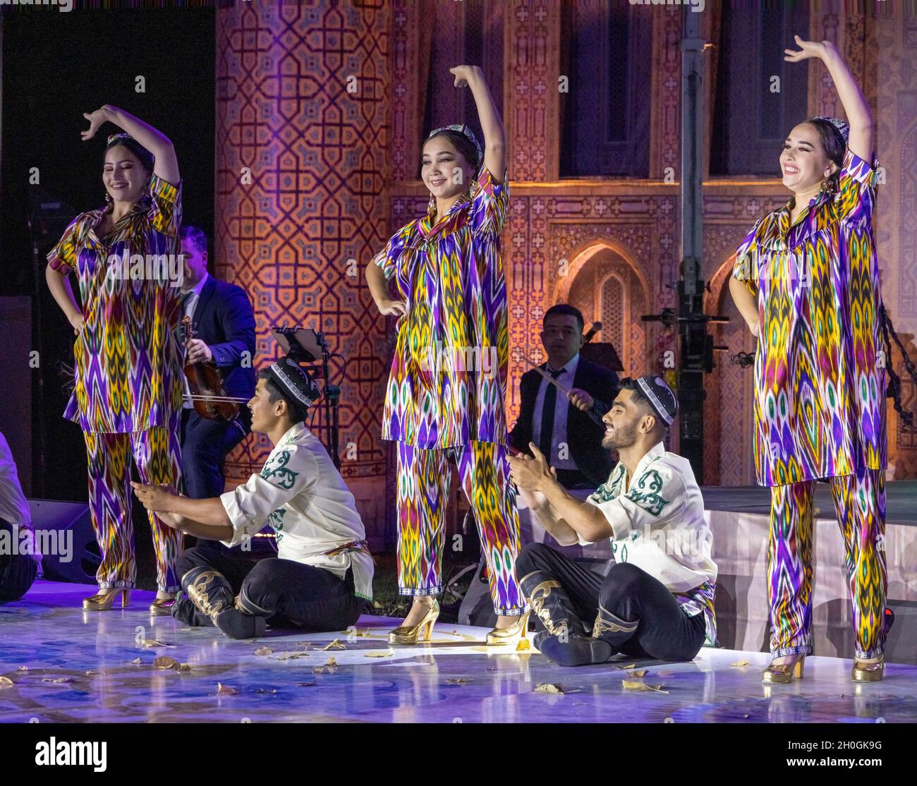 dancers performing traditional dances for delegates of international ...