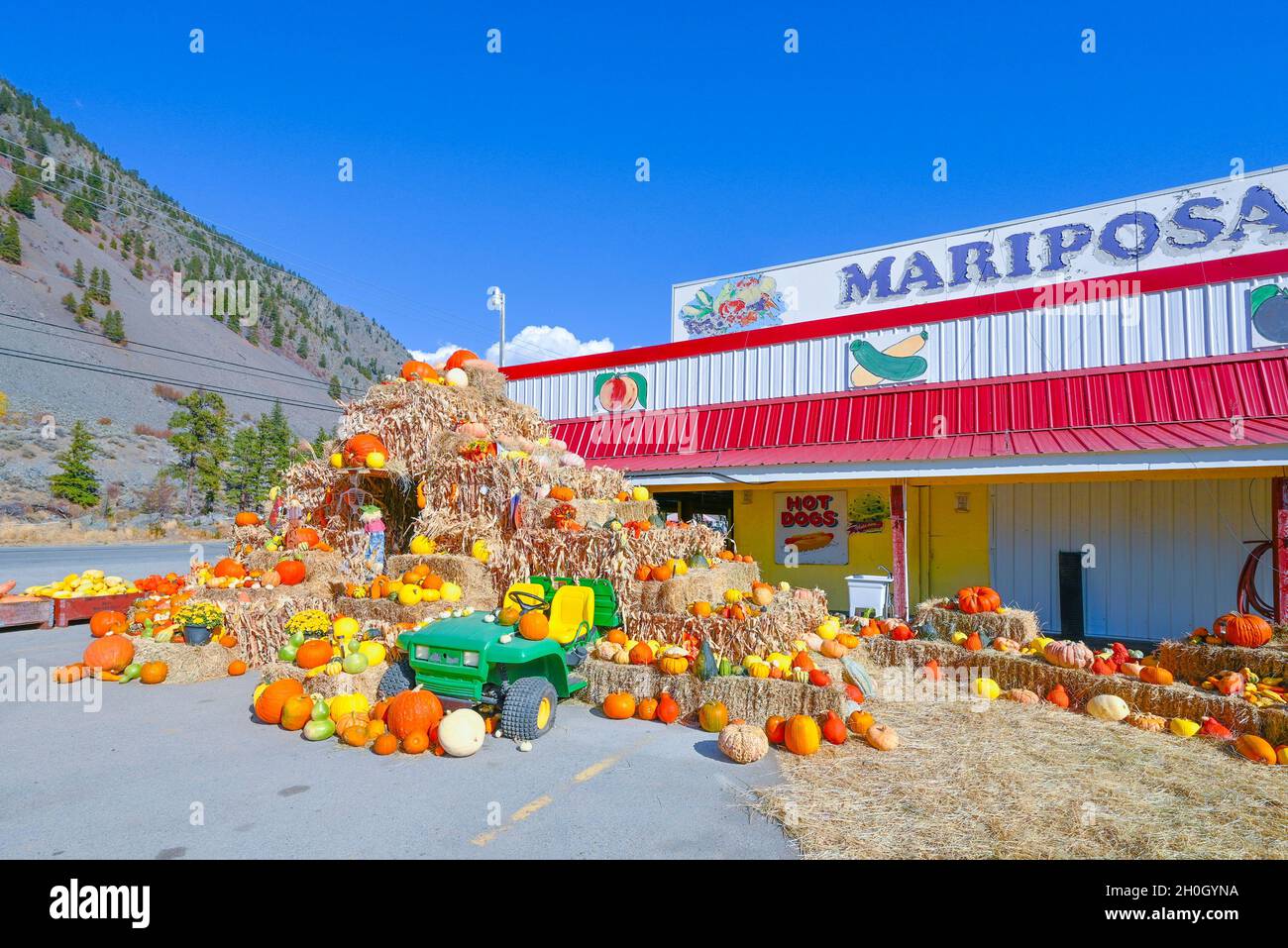 Fruit stand keremeos hires stock photography and images Alamy