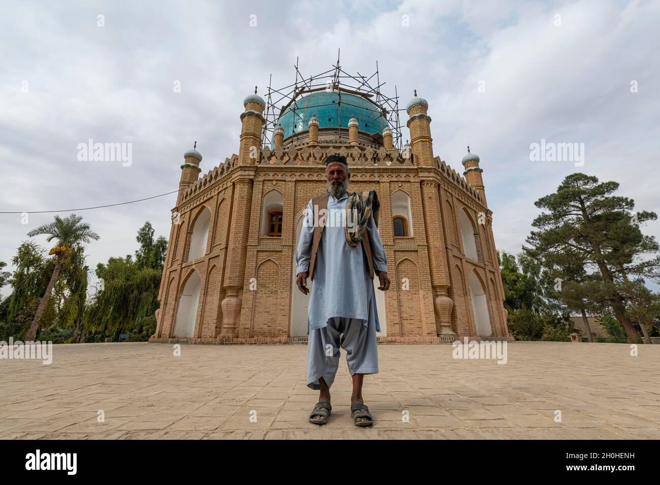 Imam before the Mausoleum of Mirwais Khan Hotaki, Kandahar, Afghanistan Stock Photo