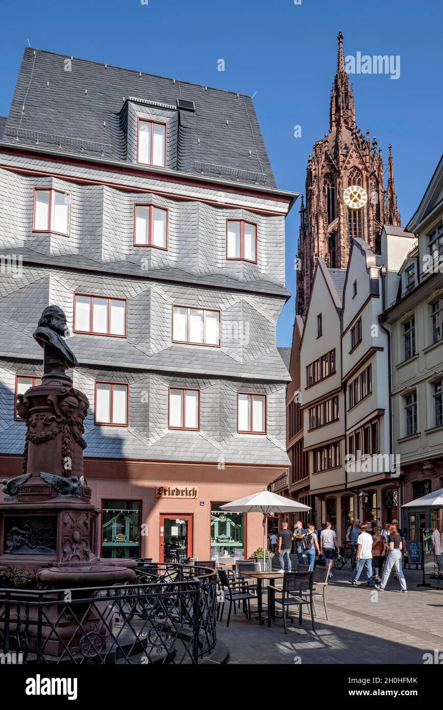 Monument to Friedrich Stoltze, St. Bartholomew's Imperial Cathedral, modern and reconstructed town houses on Huehnermarkt, New Frankfurt Old Town Stock Photo