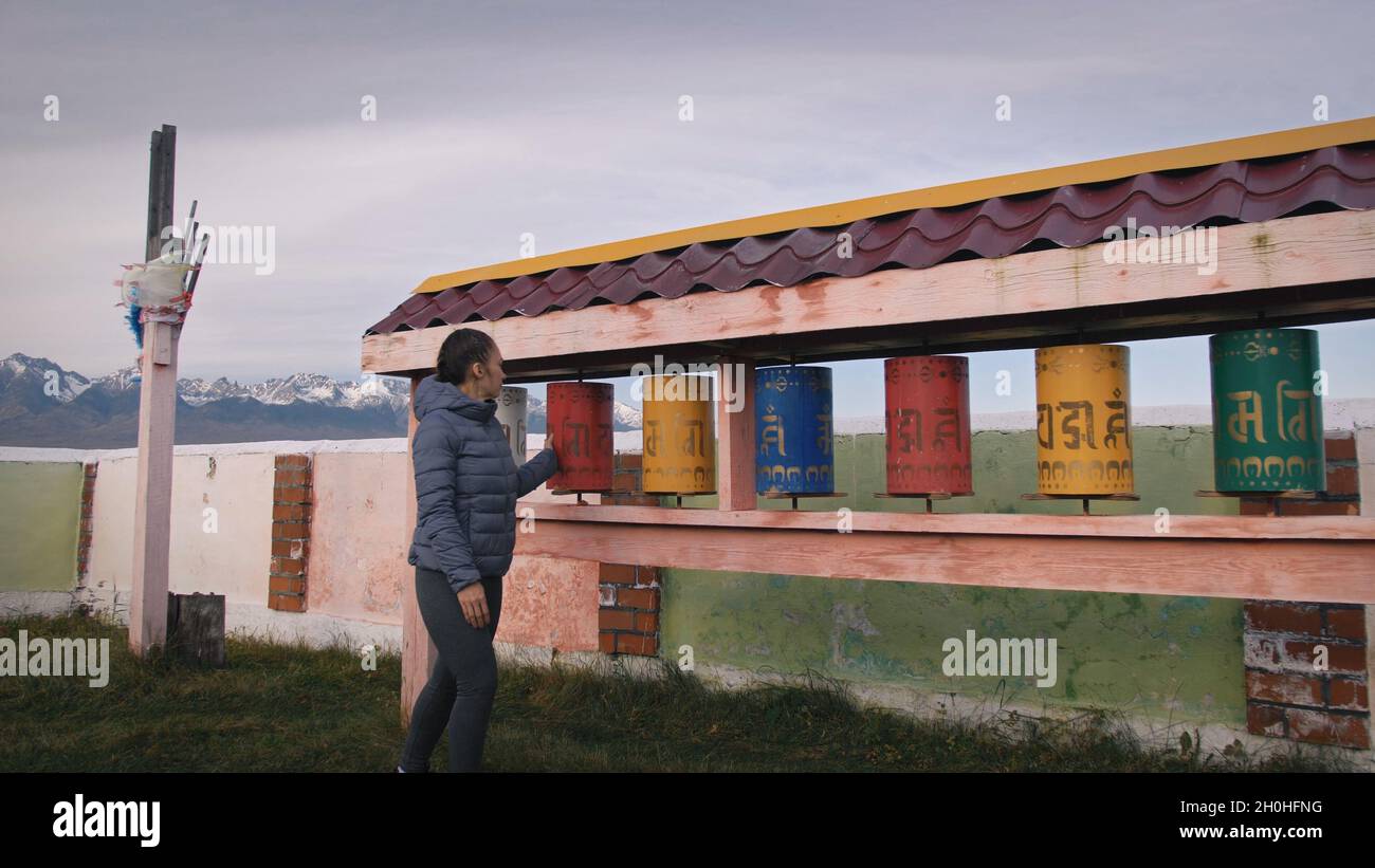 Догги стиліндегі жалаңаш қыздардың фотосуреттерін қараңыз