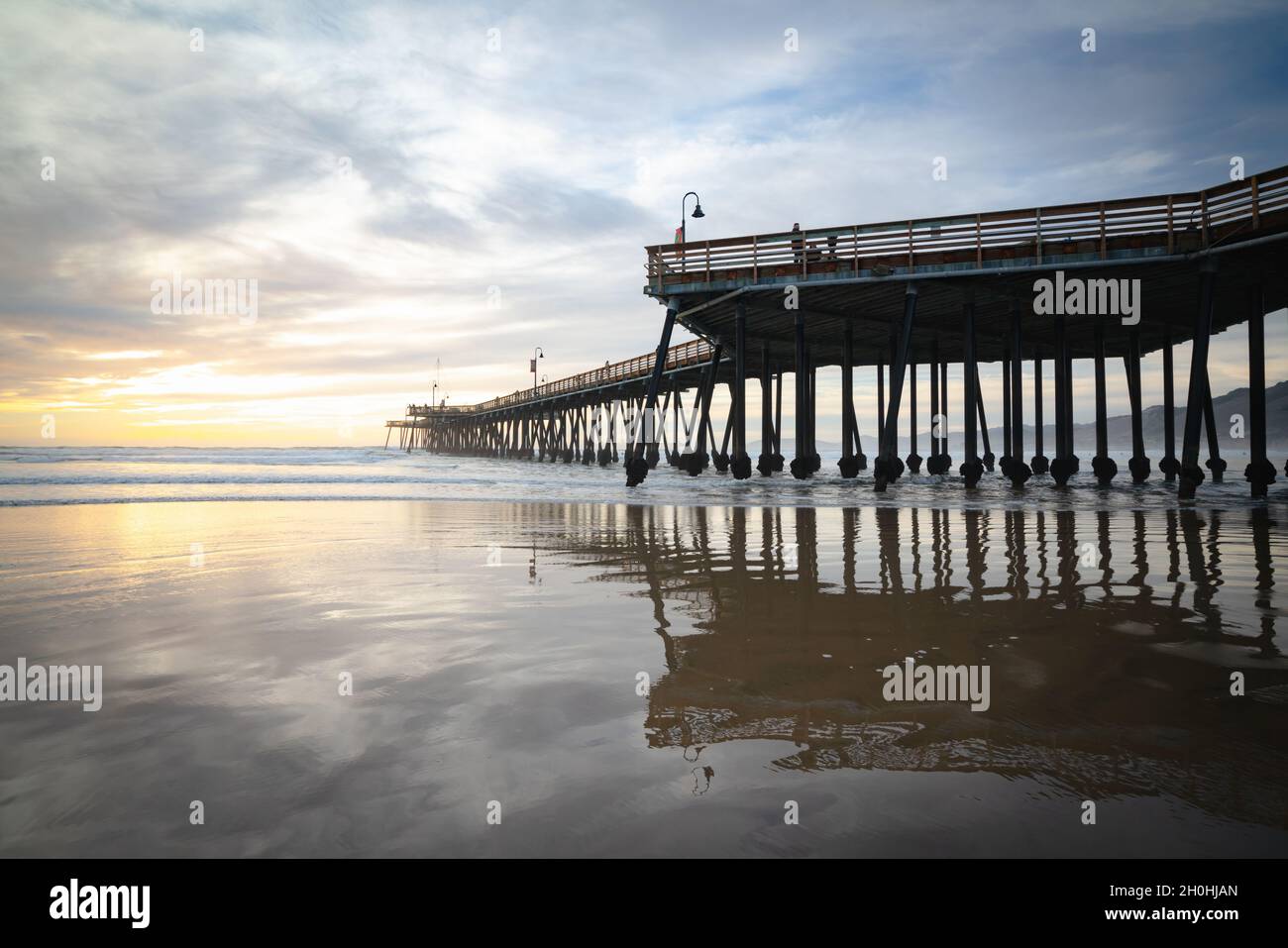 Pismo Beach California USA January 1 2021 Pismo Beach Pier At pismo-beach-california-usa-january-1-2021-pismo-beach-pier-at