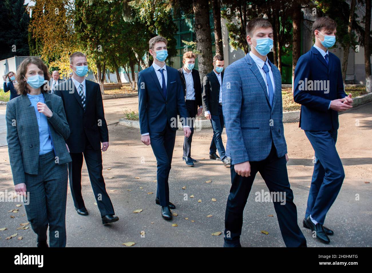 Tambov, Russia. 12th Oct, 2021. Students of various Tambov colleges seen wearing face masks during an excursion to the October plant in Tambov.An excursion to the industrial enterprises of the city of Tambov was arranged for Tambov students. (Photo by Lev Vlasov/SOPA Images/Sipa USA) Credit: Sipa USA/Alamy Live News Stock Photo