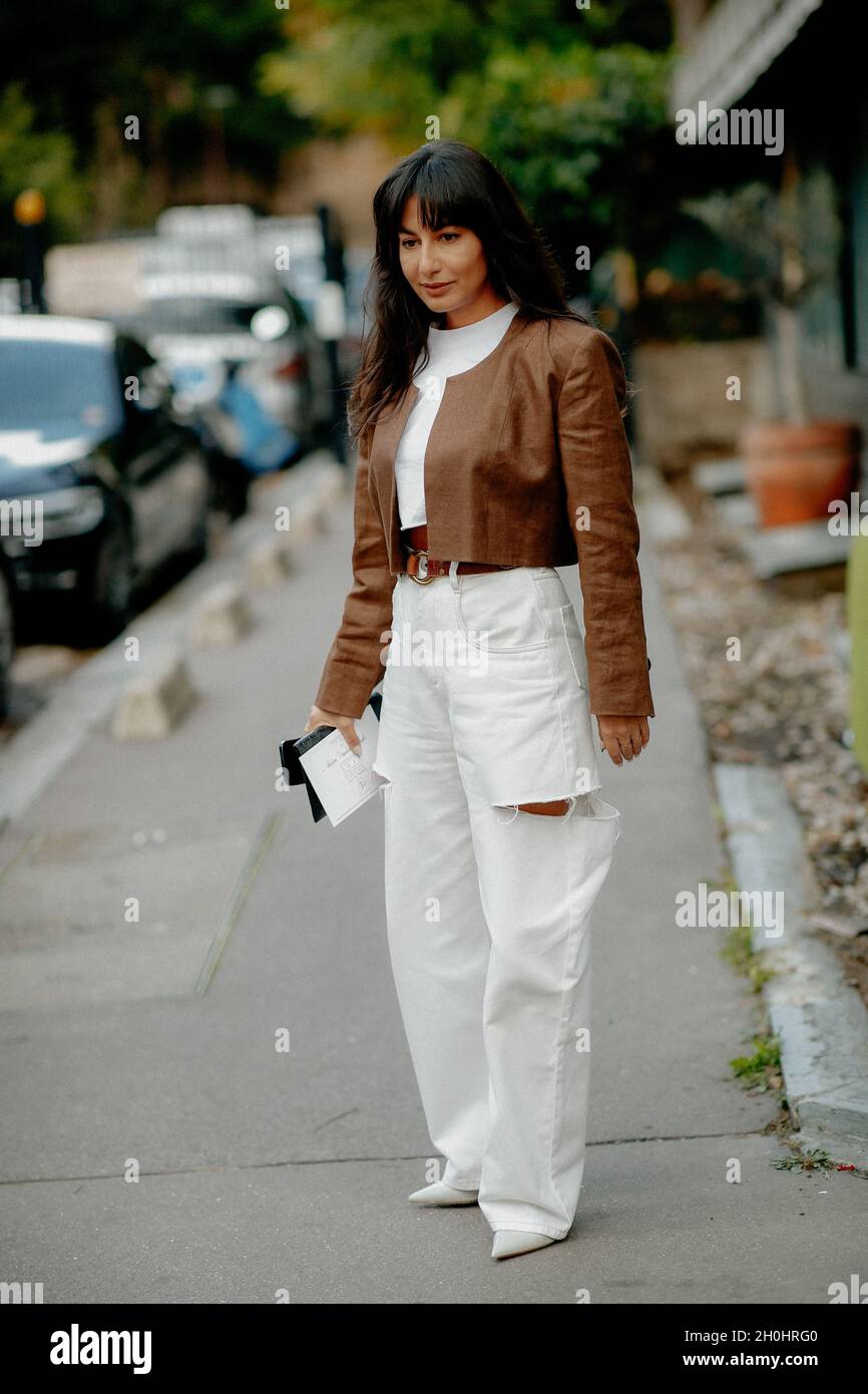 Street style, Louise Follain arriving at Louis Vuitton Spring Summer 2021  show, held at La Samaritaine, Paris, France, on October 6, 2020. Photo by  Marie-Paola Bertrand-Hillion/ABACAPRESS.COM Stock Photo - Alamy