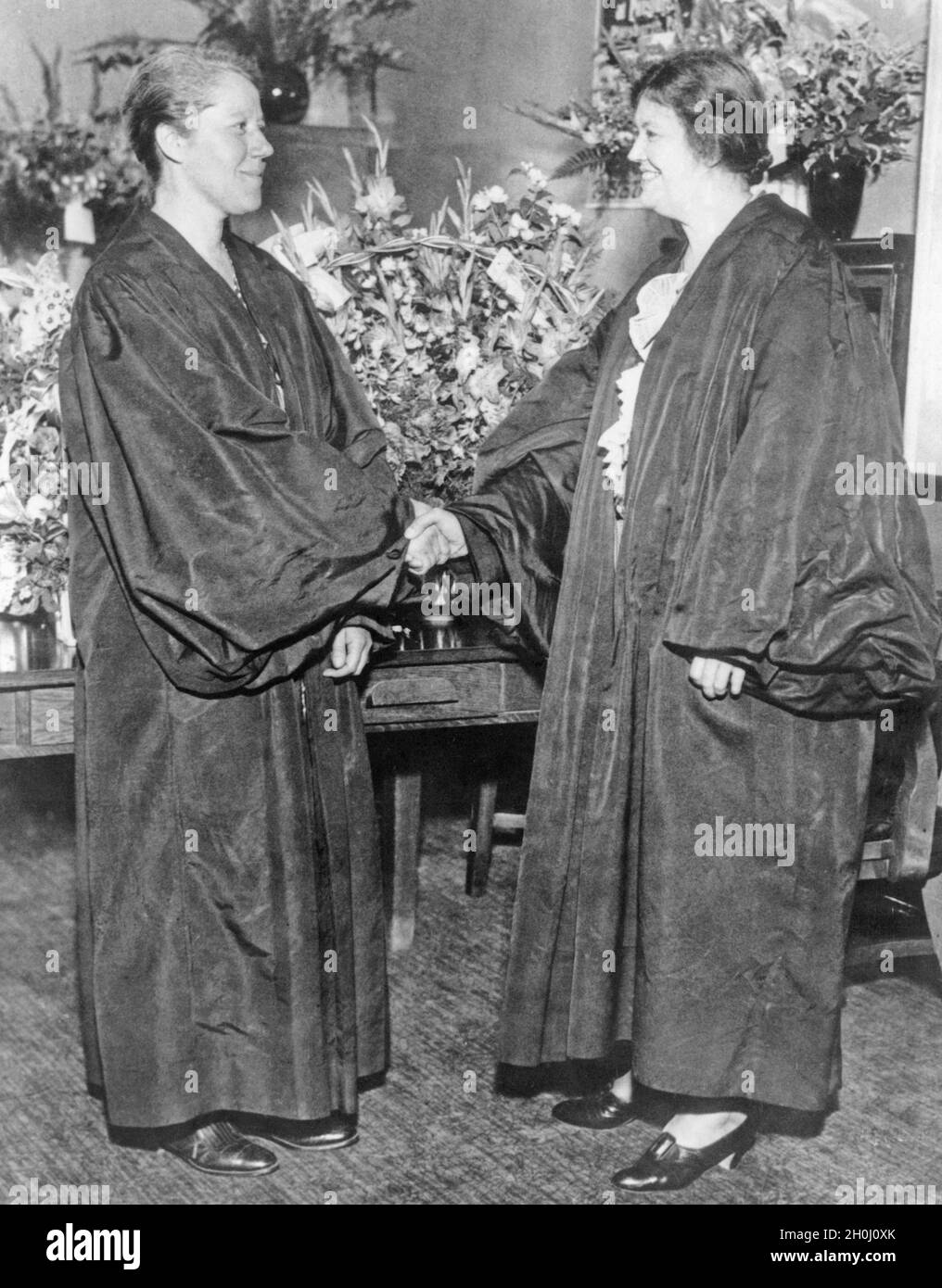 Judges robe hi-res stock photography and images - Alamy