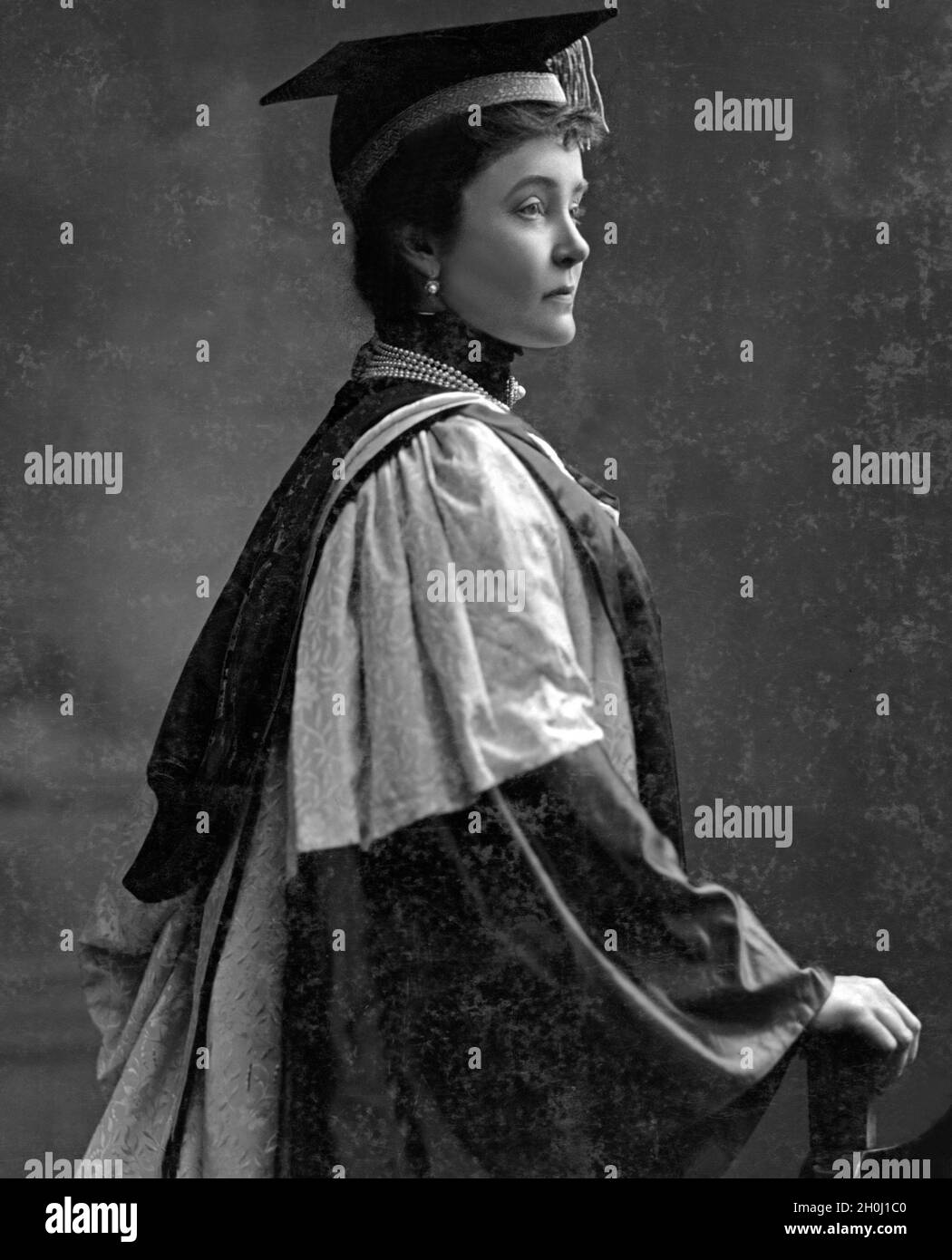 The Duchess of Connaught and Strathearn, Luise Margareta of Prussia (?), as Doctor of Music. [automated translation] Stock Photo