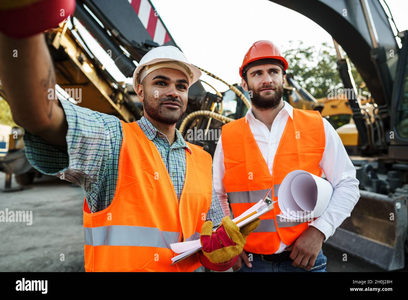 Рабочий на склад яркая картинка. Factory man blue. Фото мужчины инженера реальные. Инженер в индии. These men engineers.