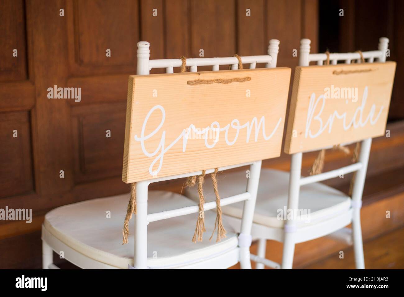 White wedding chair bride and groom Stock Photo Alamy