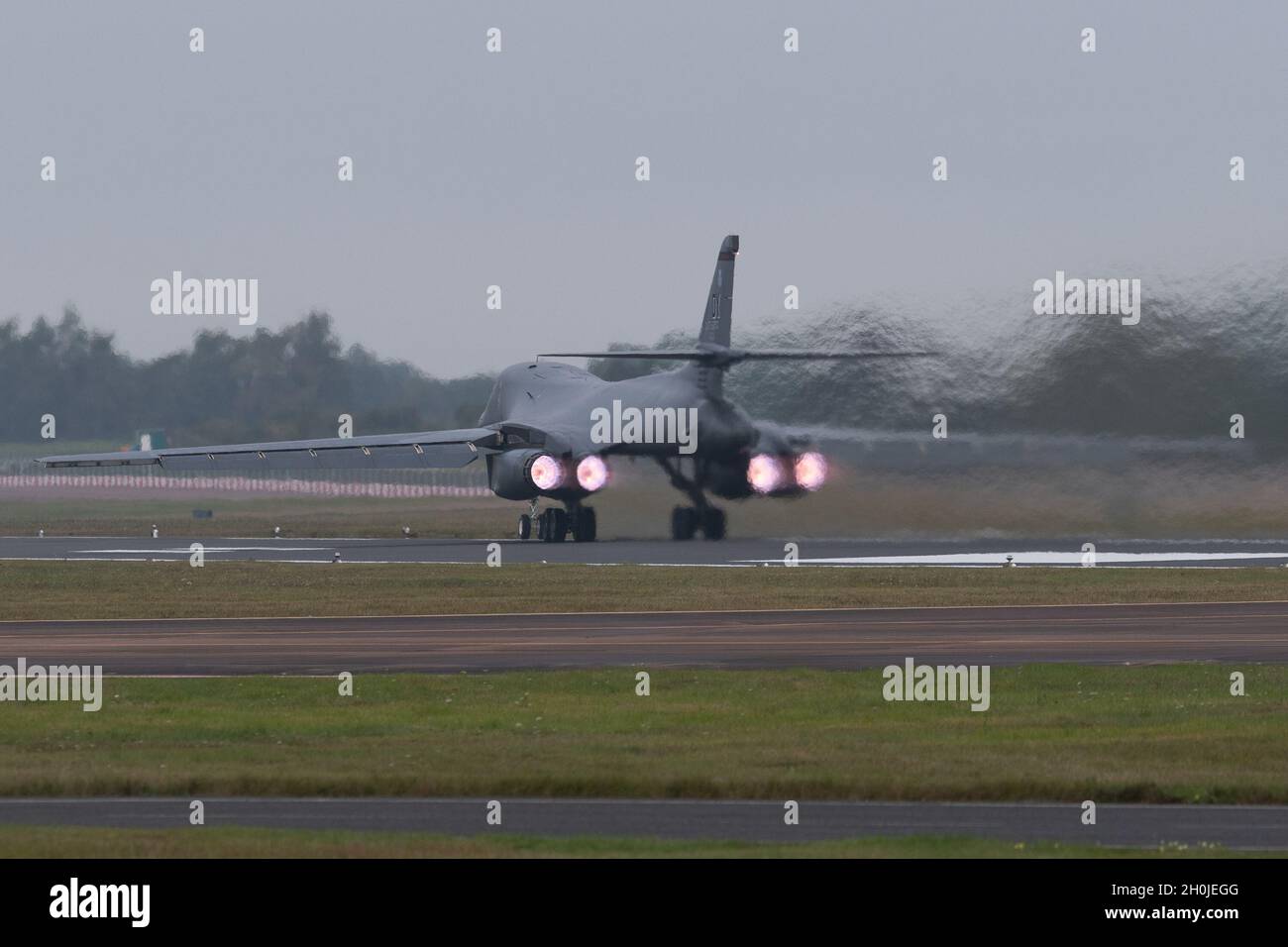 RAF FAIRFORD, KEMPSFORD, GLOUCESTERSHIRE, ENGLAND, WEDNESDAY 13TH OCTOBER 2021 : A United States Air Force B1 Bomber takes off from RAF Fairford in Gloucestershire, England on Saturday 11th September 2021. (Credit: Robert Smith | MI News ) Credit: MI News & Sport /Alamy Live News Stock Photo