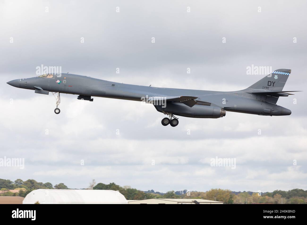 RAF FAIRFORD, KEMPSFORD, GLOUCESTERSHIRE, ENGLAND, WEDNESDAY 13TH OCTOBER 2021 : A United States Air Force B1 Bomber lands at RAF Fairford in Gloucestershire, England on Saturday 11th September 2021. (Credit: Robert Smith | MI News ) Credit: MI News & Sport /Alamy Live News Stock Photo
