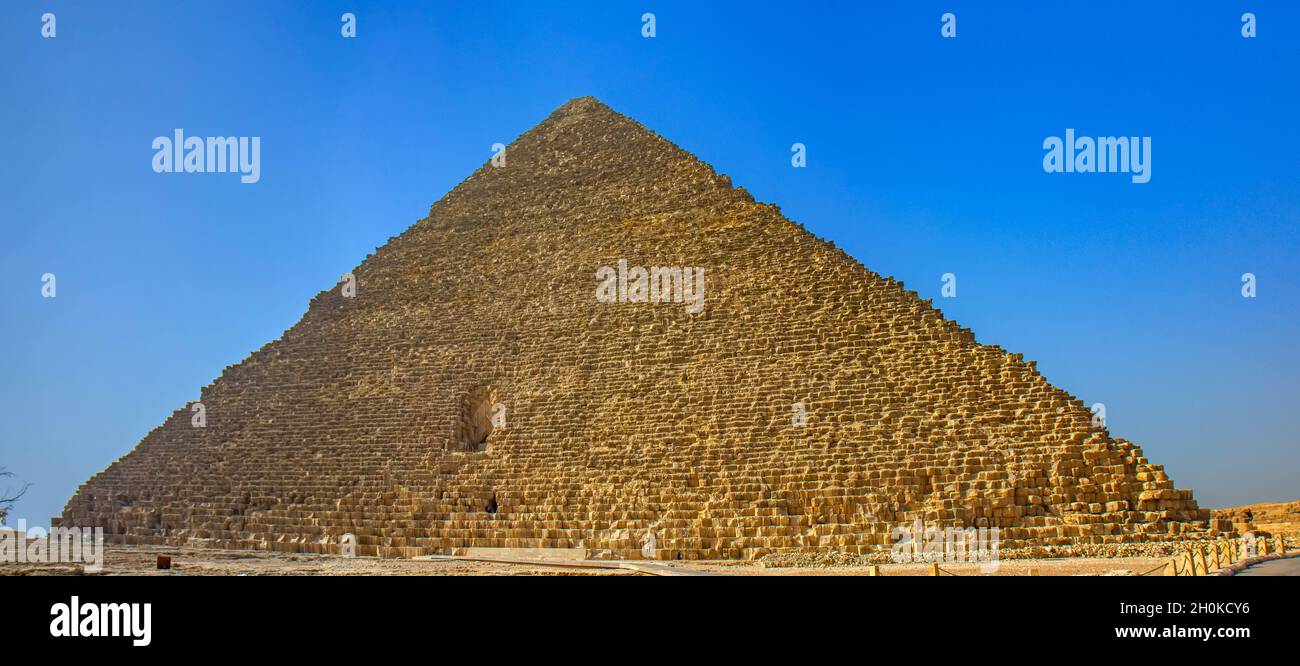 Great Pyramid of Giza in Kairo, Egypt Stock Photo - Alamy