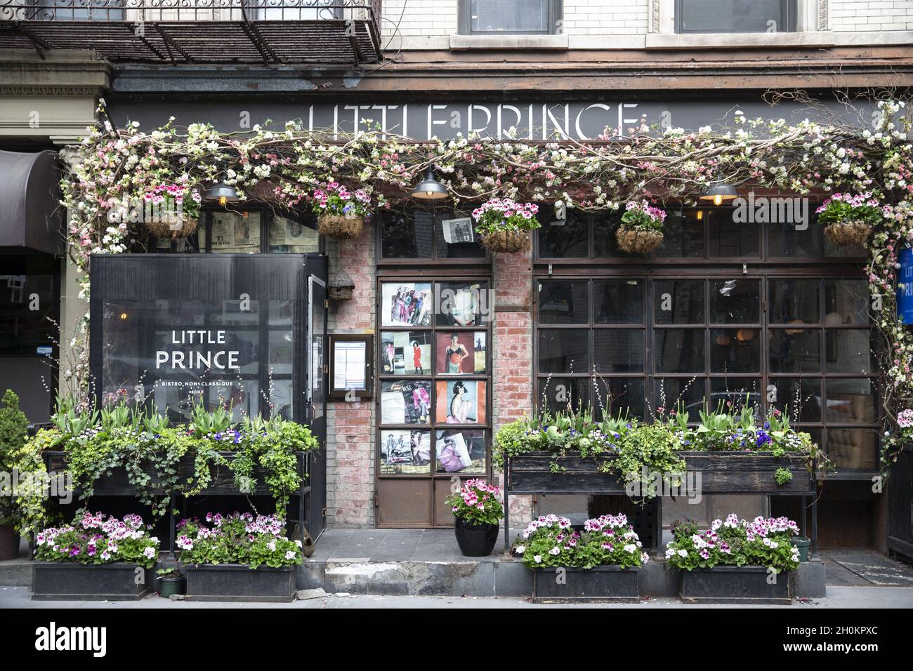 Back a yard restaurant hires stock photography and images Alamy