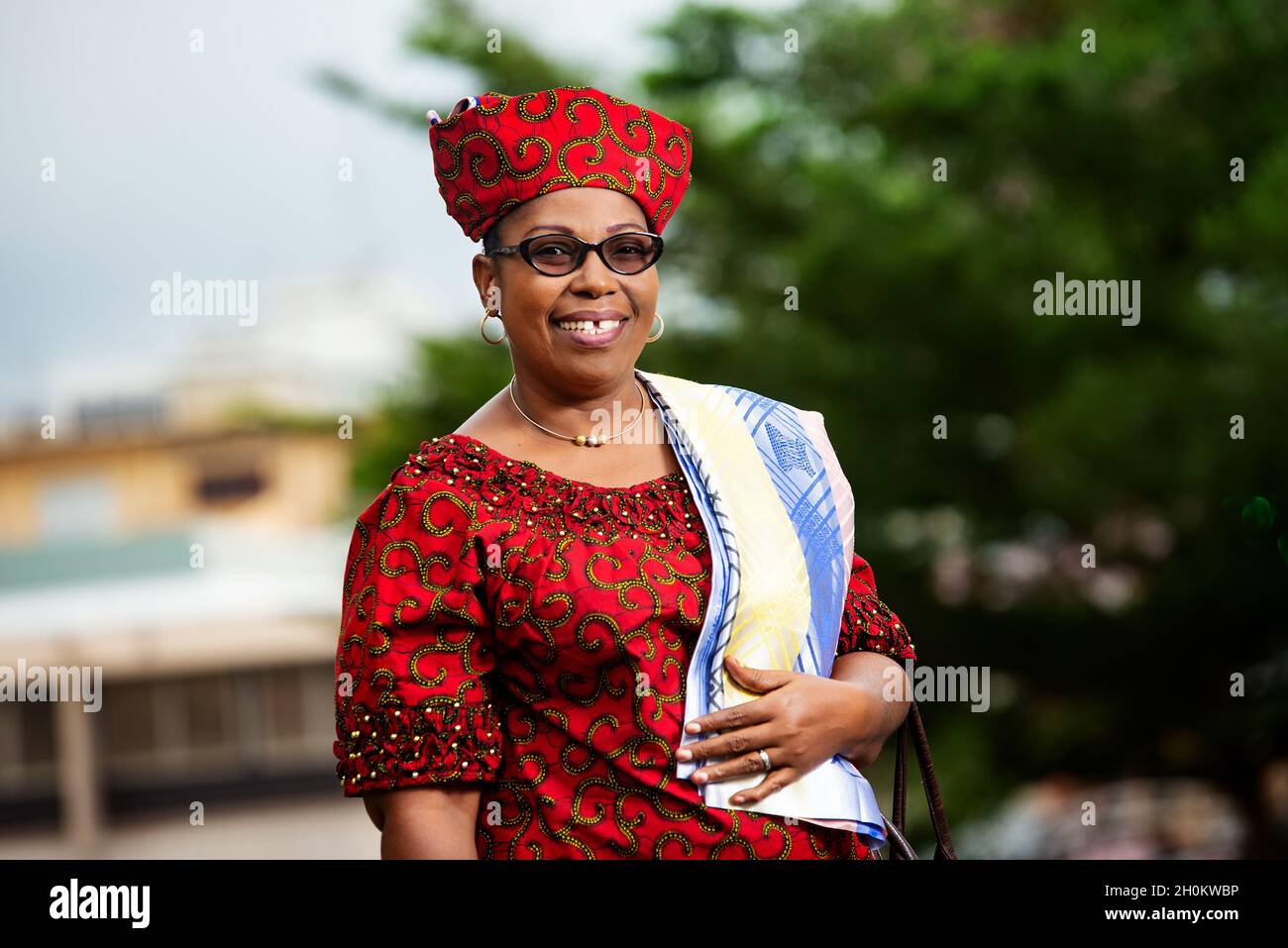 Looking at african american abidjan hi-res stock photography and images ...