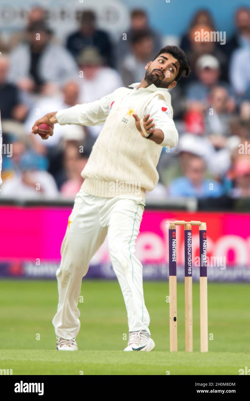 Pakistan s Shadab Khan Bowls Stock Photo Alamy pakistan-s-shadab-khan-bowls-stock-photo-alamy