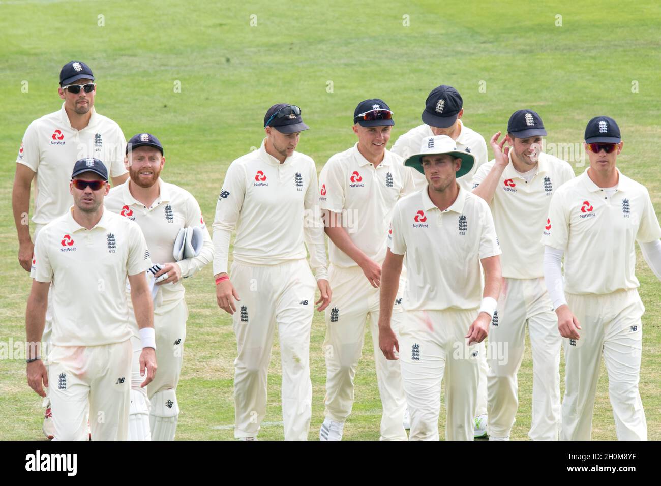 England players leave the field after bowling out Pakistan Stock Photo