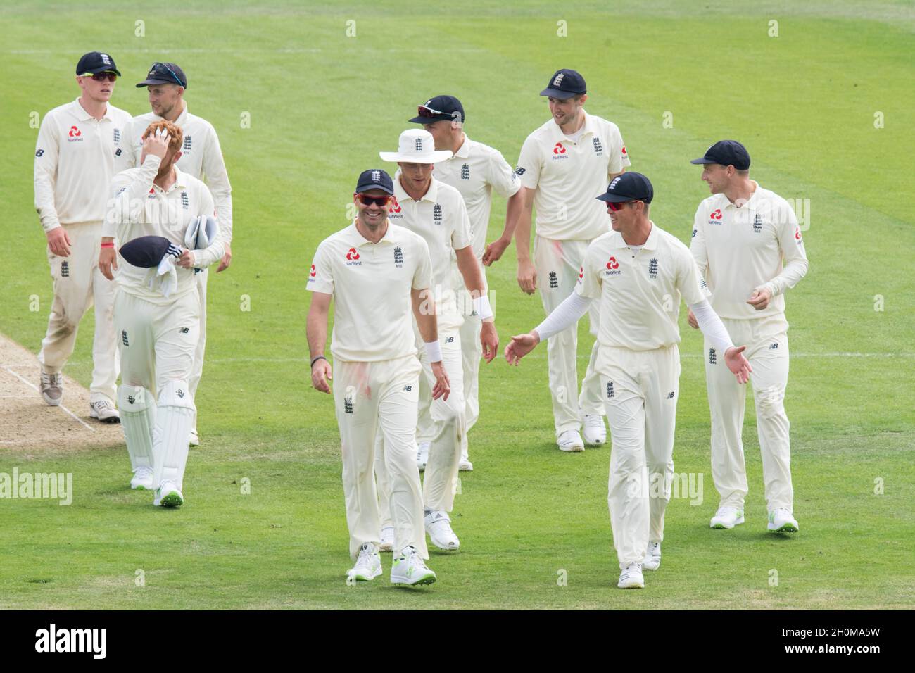 England players leave the field after bowling out Pakistan Stock Photo