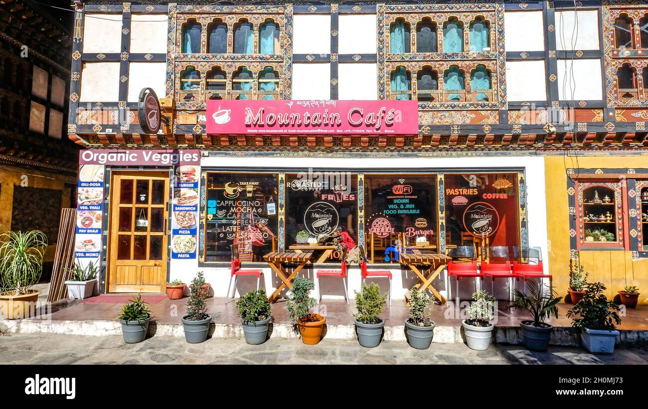 Himalayan cafe hi-res stock photography and images - Alamy