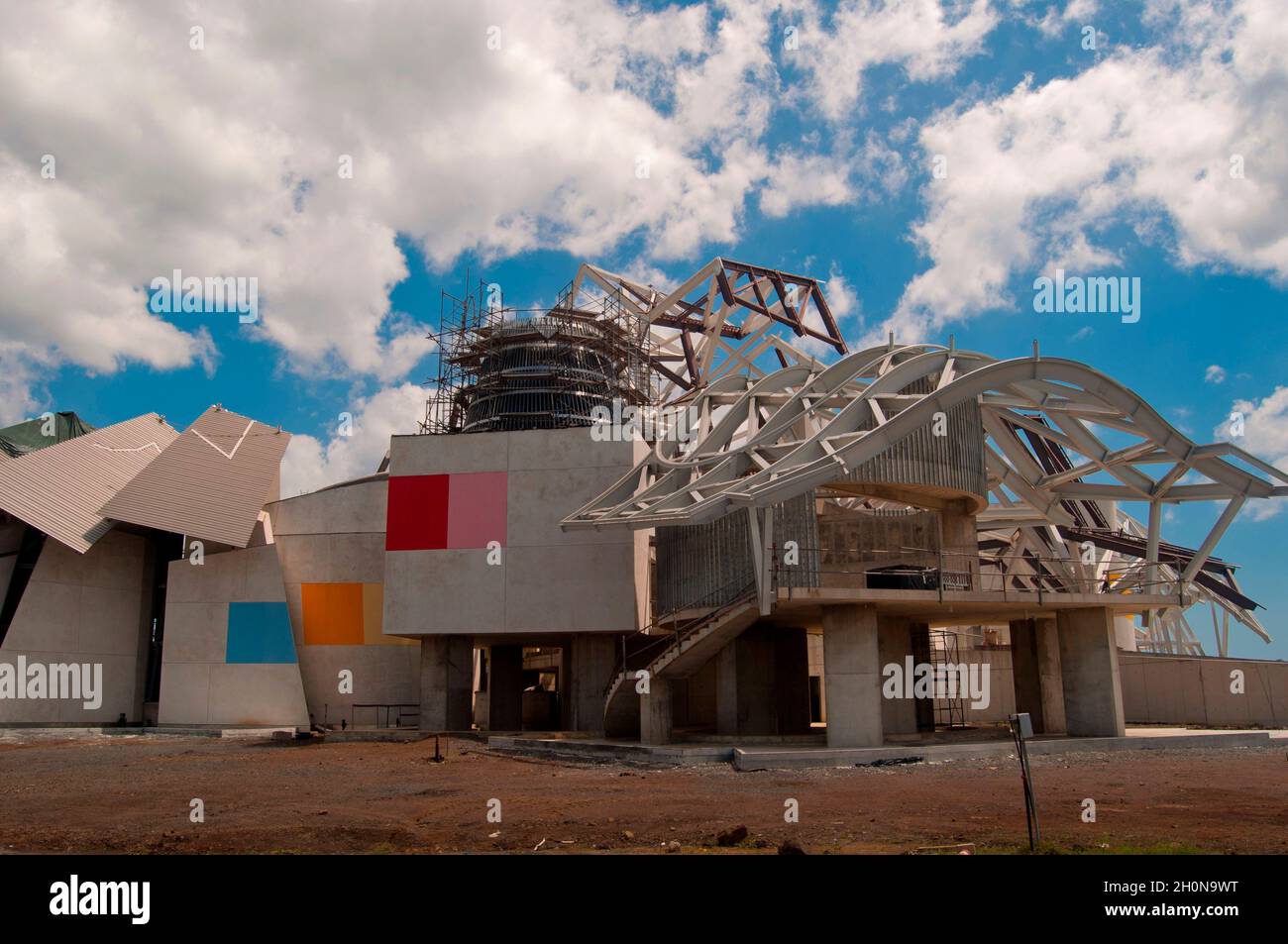 BIOMUSEO CONSTRUCTION (Edificio Puente de Vida).The Bridge "Puente de