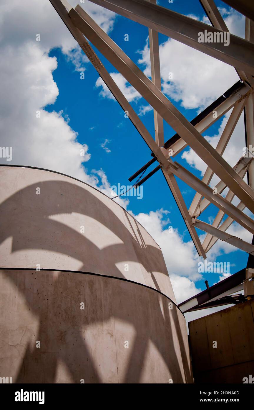 BIOMUSEO CONSTRUCTION (Edificio Puente de Vida).The Bridge "Puente de