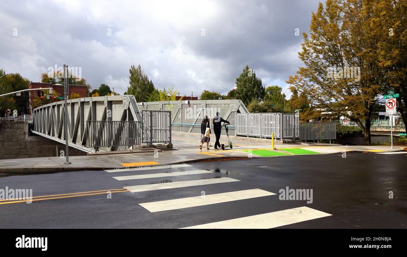 Ned Flanders Crossing, a pedestrian and bicycle bridge across Interstate 405 in Portland, Oregon. Stock Photo