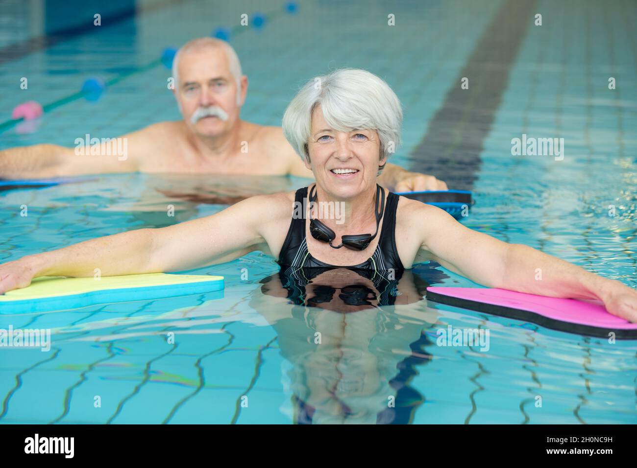 seniors on swimming pool exercise Stock Photo Alamy