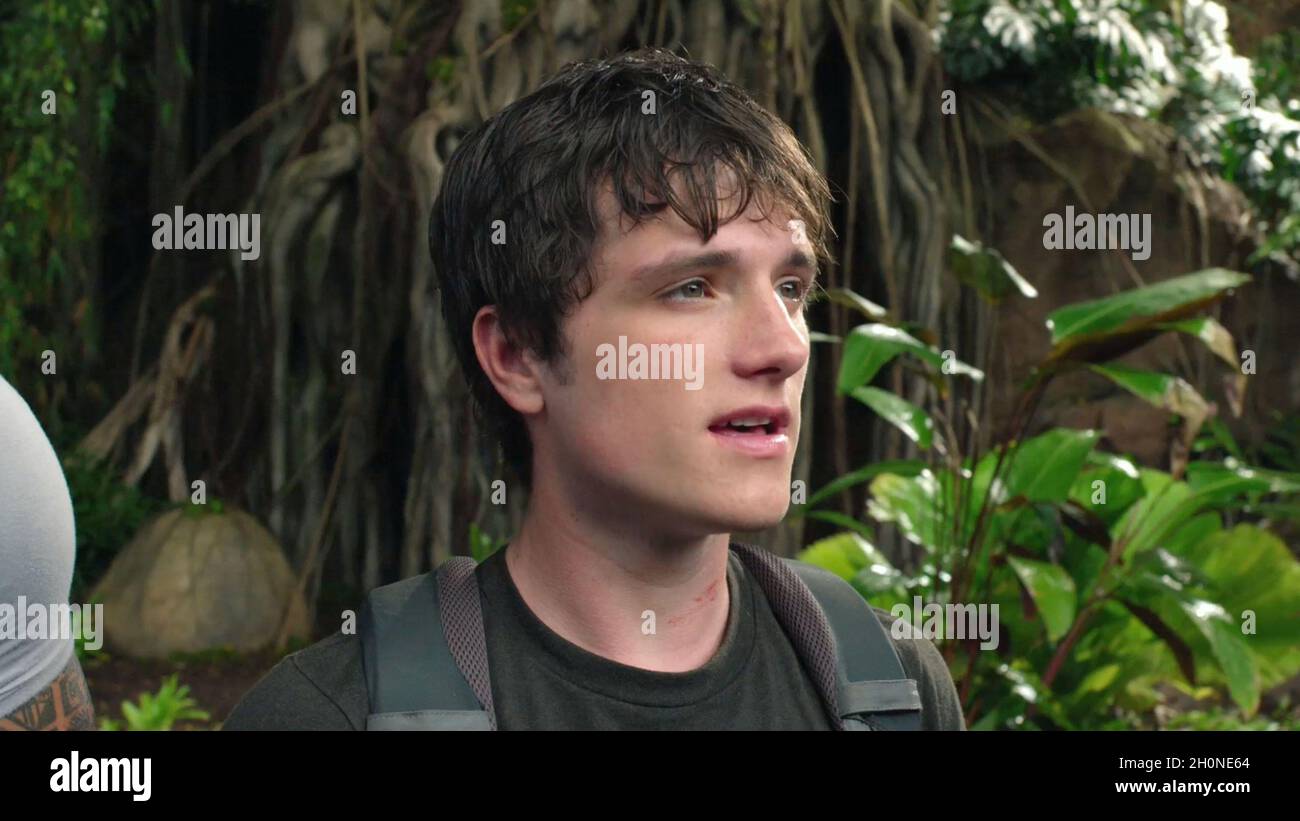 Trapped In An Island With Josh Hutcherson Josh Hutcherson Journey To The Mysterious Island