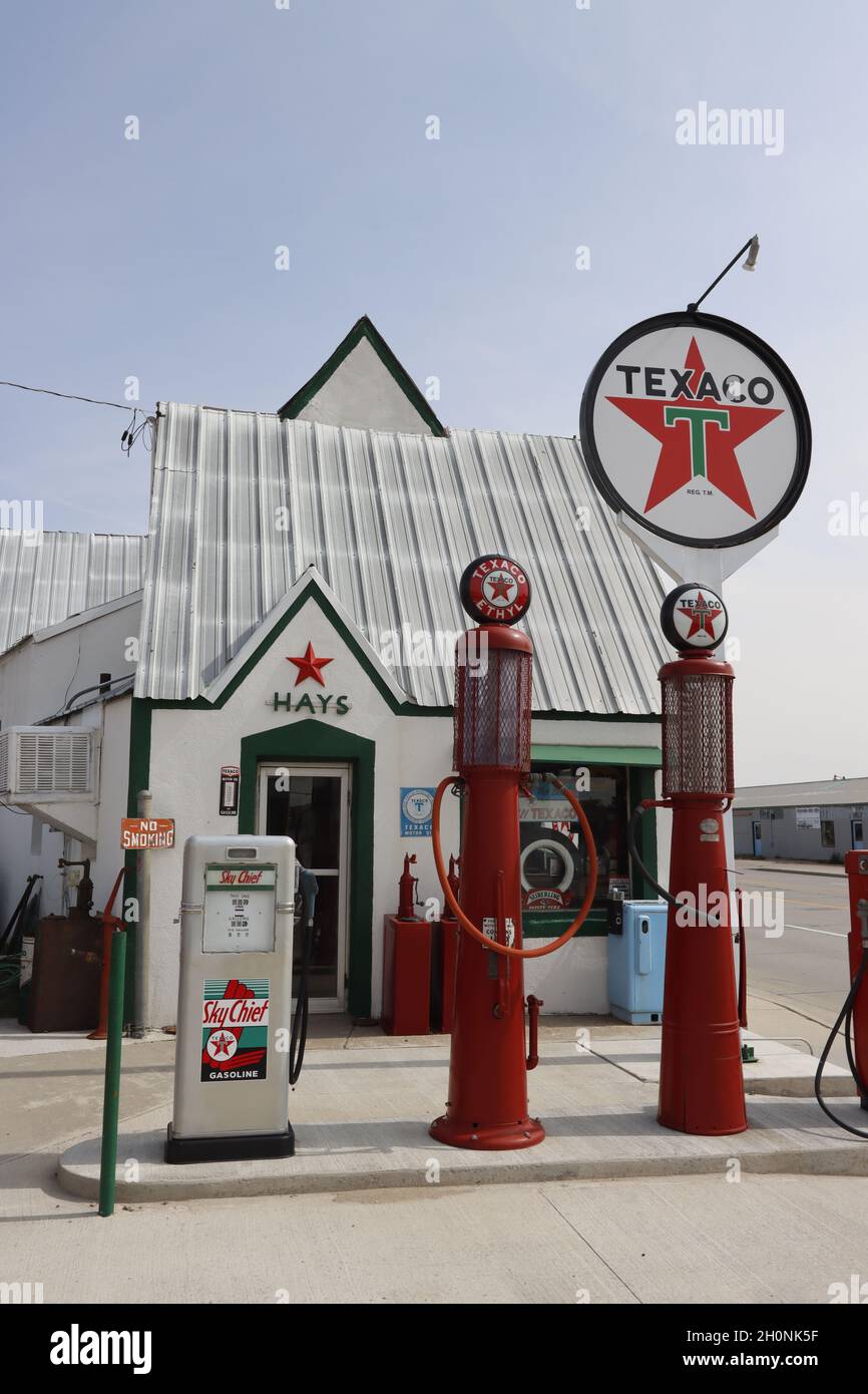 Layouten Diplomat kampagne Historic, vintage Texaco gas station in Rawlins, WY Stock Photo - Alamy