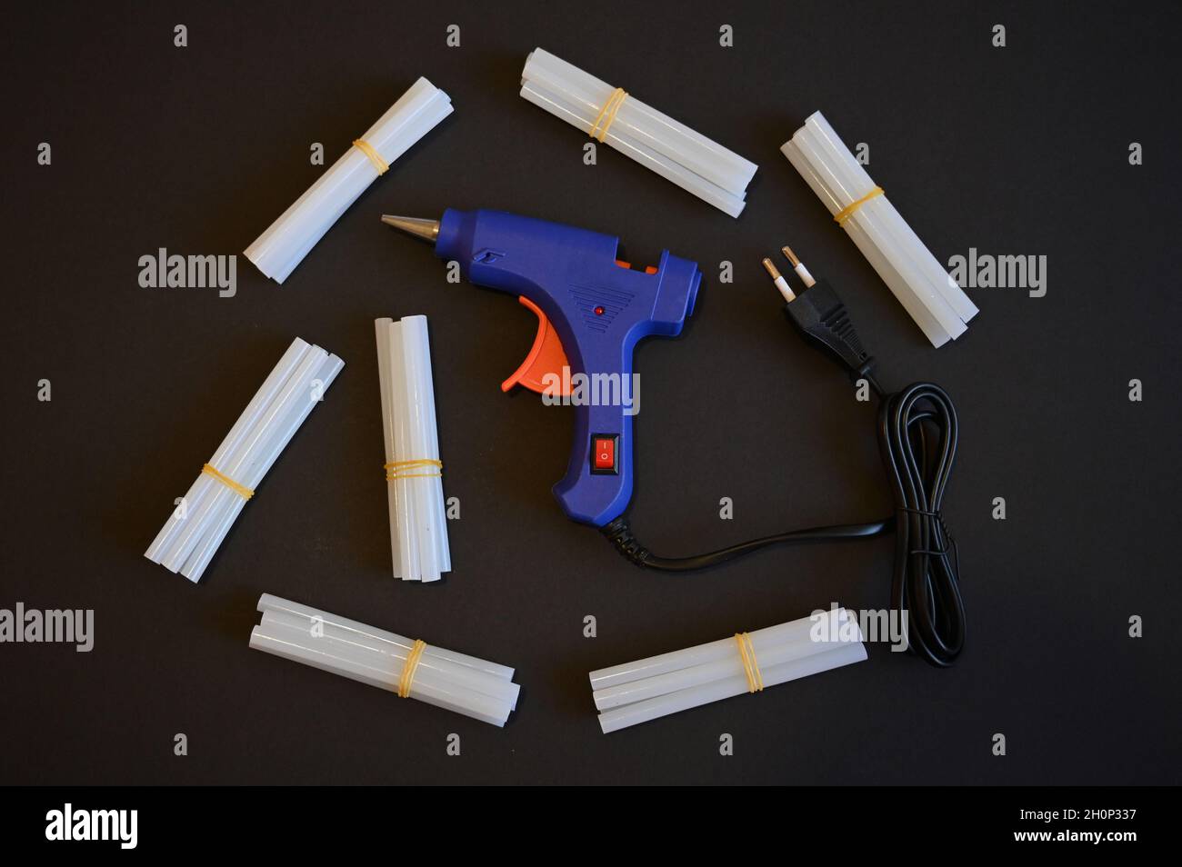 Hot glue pen hi-res stock photography and images - Alamy