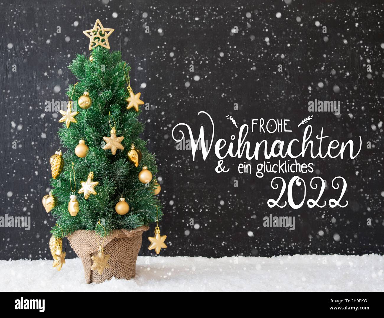 Black Christmas Showing 2022 Christmas Tree, Black Background, Snowflakes, Glueckliches 2022 Means Happy  2022 Stock Photo - Alamy