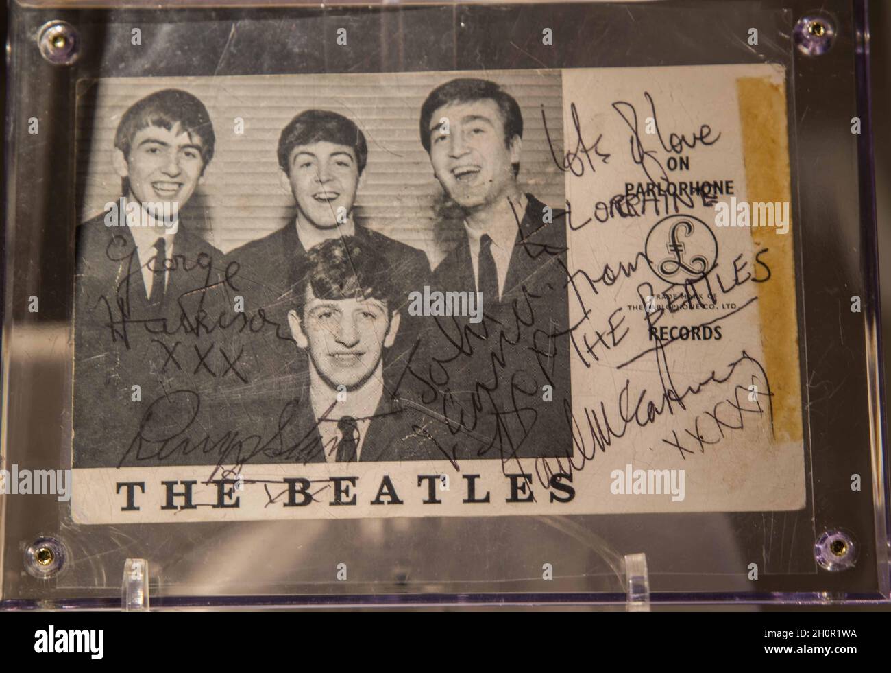 London UK 14 October 2021 Bonhams a signed photo of the beatles  is estimated at $150,000 – 250,000. Paul Quezada-Neiman/Alamy Live News Stock Photo