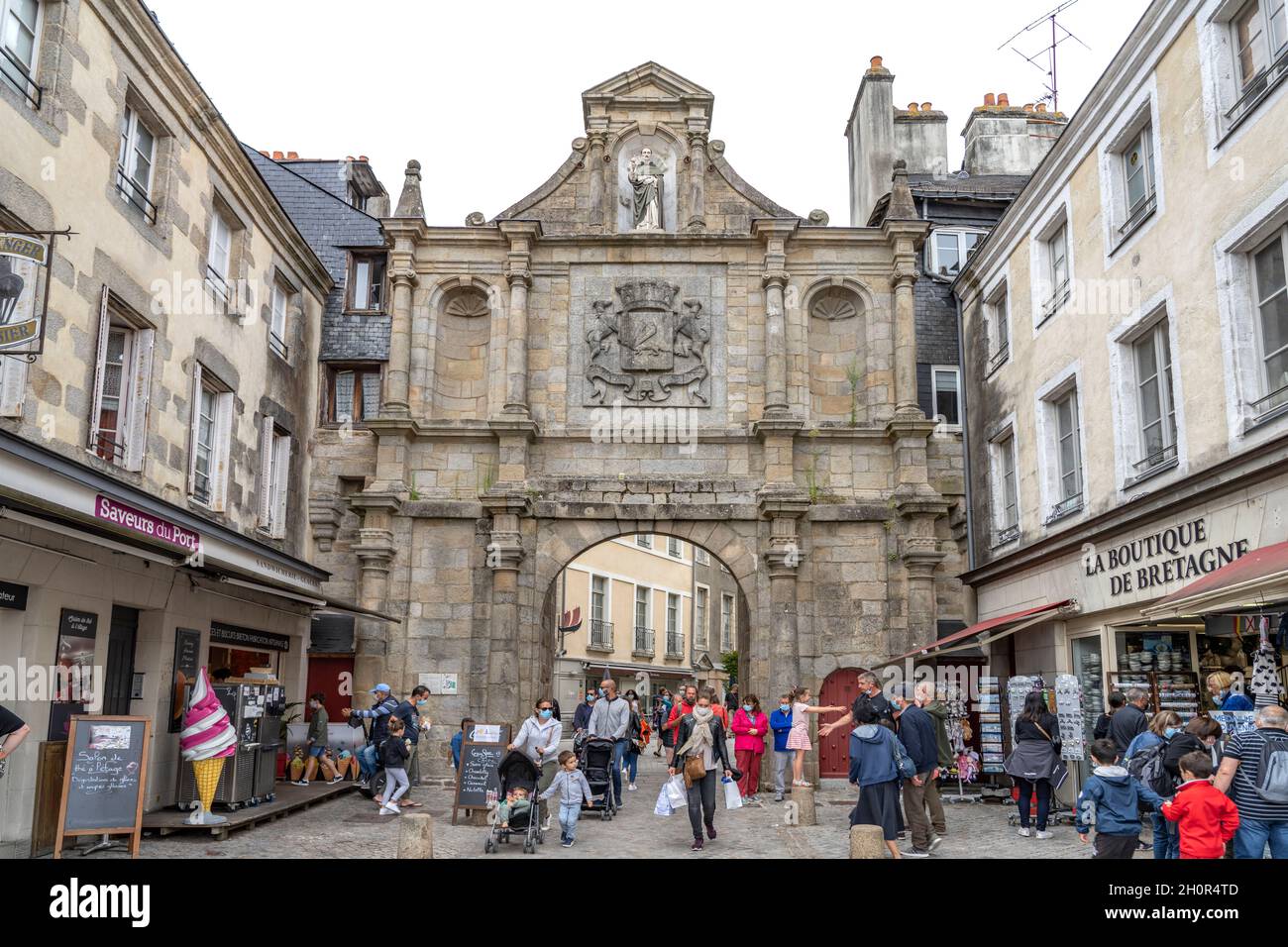Stadttor Porte Saint-Vincent in Vannes, Bretagne, Frankreich  |  Porte Saint-Vincent city gate in Vannes, Brittany, France Stock Photo