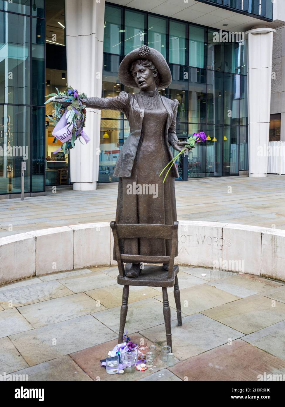 Emmeline pankhurst statue in manchester city centre hi-res stock ...