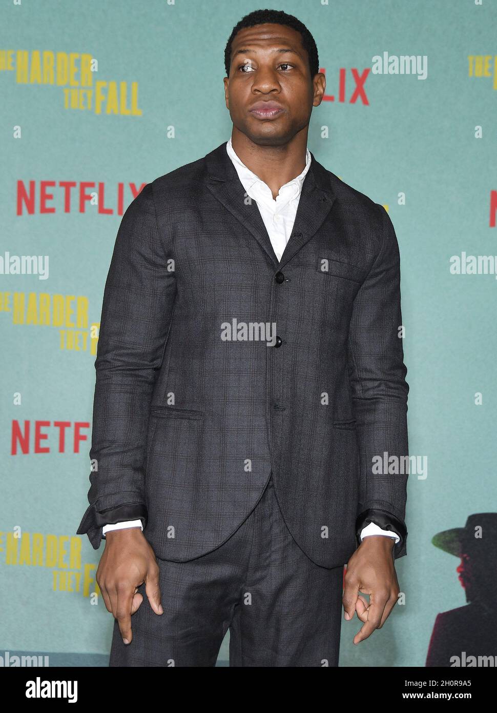 Jonathan Majors arrives at THE HARDER THEY FALL Los Angeles Special Screening held at The Shrine in Los Angeles, CA on Wednesday, ?Octoberber 13, 2021. (Photo By Sthanlee B. Mirador/Sipa USA) Stock Photo
