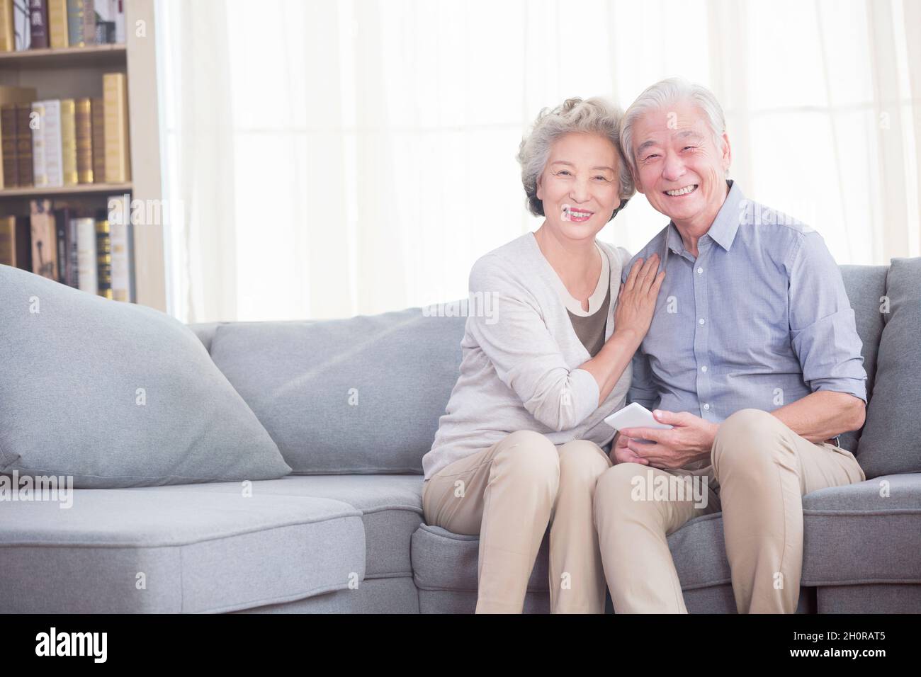 Elderly chinese women looking hi-res stock photography and images - Alamy