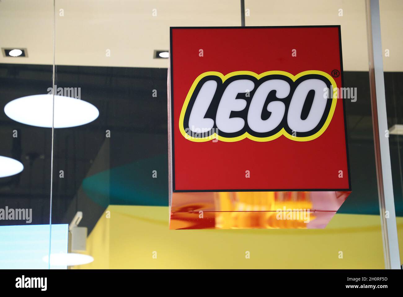 Lego store, Mall of Scandinavia, in the city of Stockholm, Sweden. In the  picture: Customers in the Lego store Stock Photo - Alamy