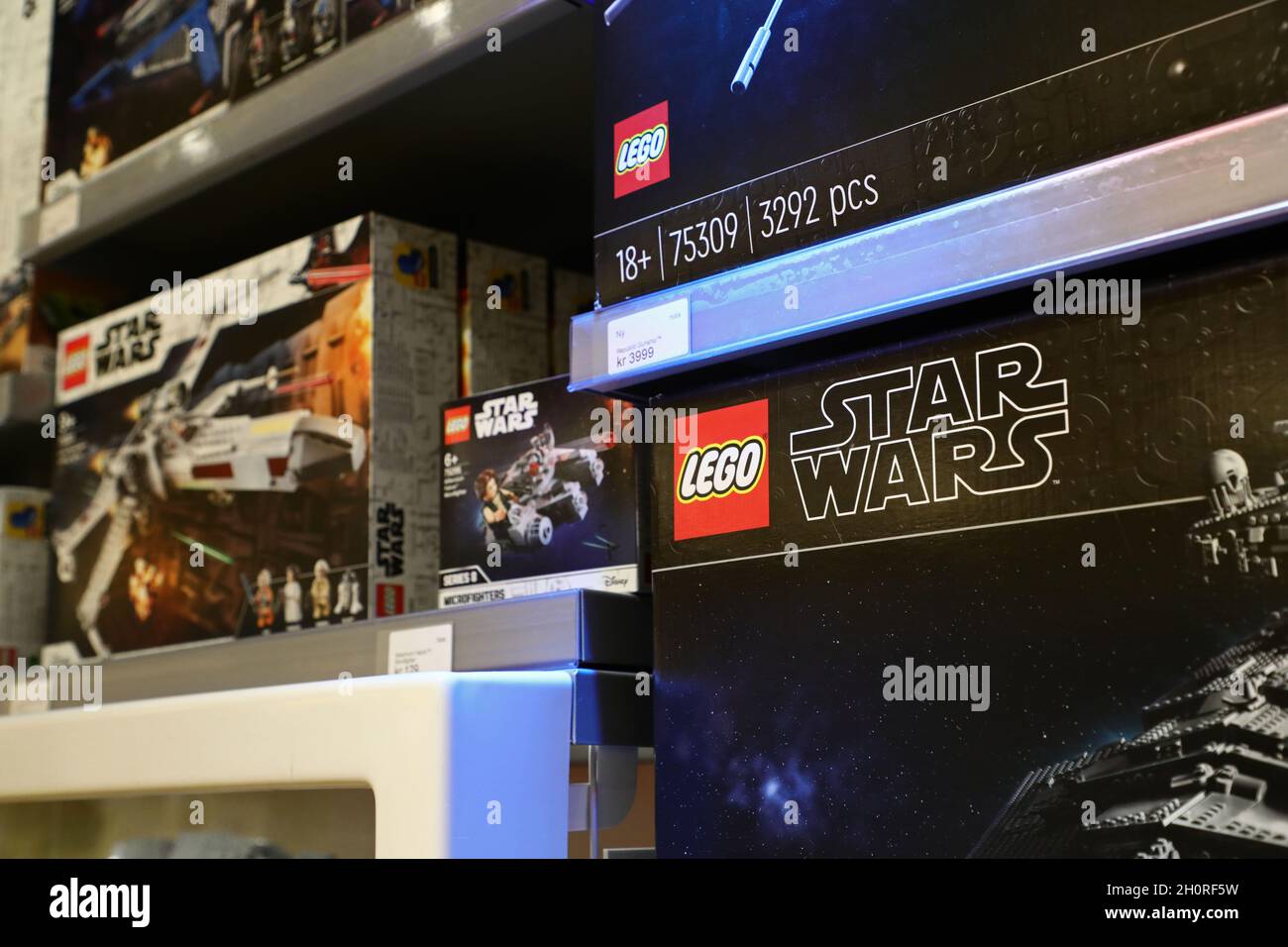 Star Wars in a LEGO Store Westfield Mall of Scandinavia in Solna Stockholm Sweden during Sunday afternoon Stock Photo Alamy